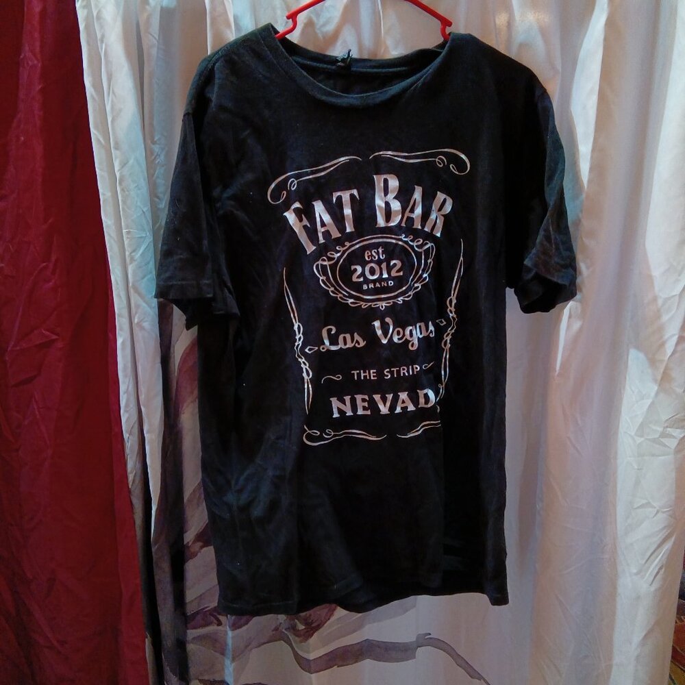 The concert tee brand black Fat Bar XL t shirt